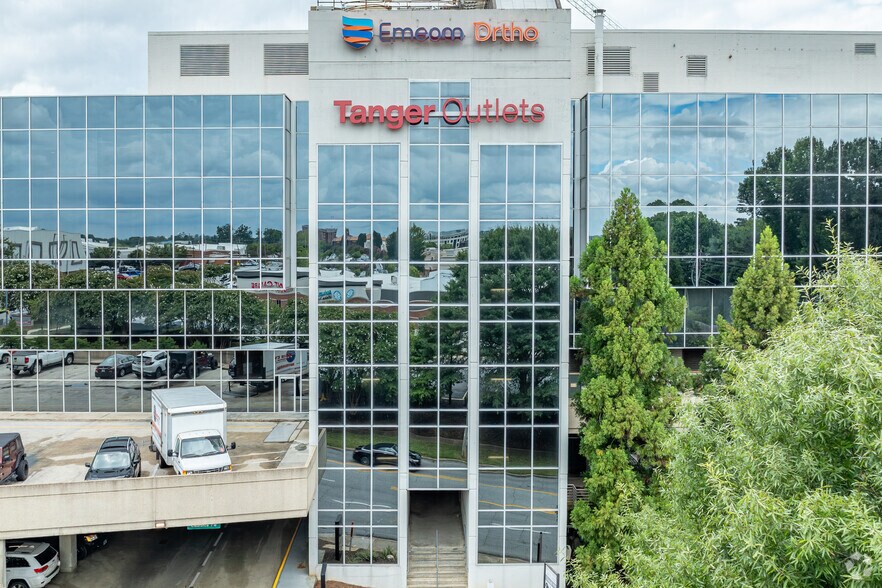 More Photos Of 3200 Northline Ave, Greensboro Office For Lease