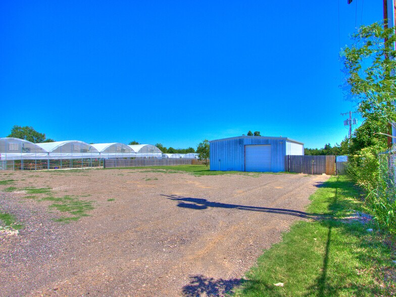More Photos Of 18608 NE 23rd St, Harrah Light Distribution For Lease