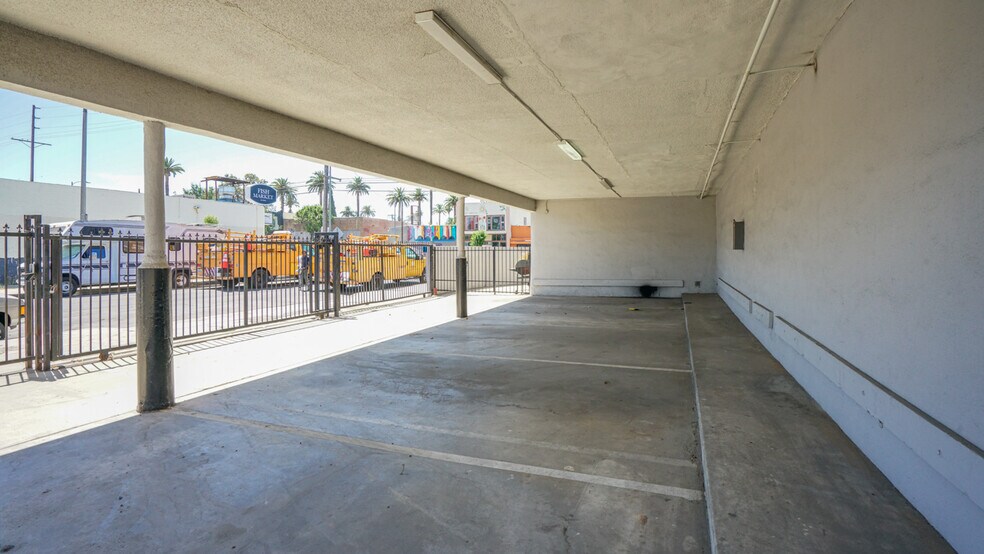 More Photos Of 4905 W Adams Blvd, Los Angeles Apartments For Sale