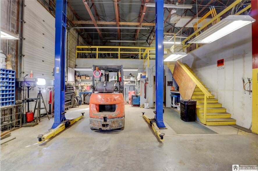 More Photos Of 1850 Lydon Ave, Falconer Manufacturing For Sale