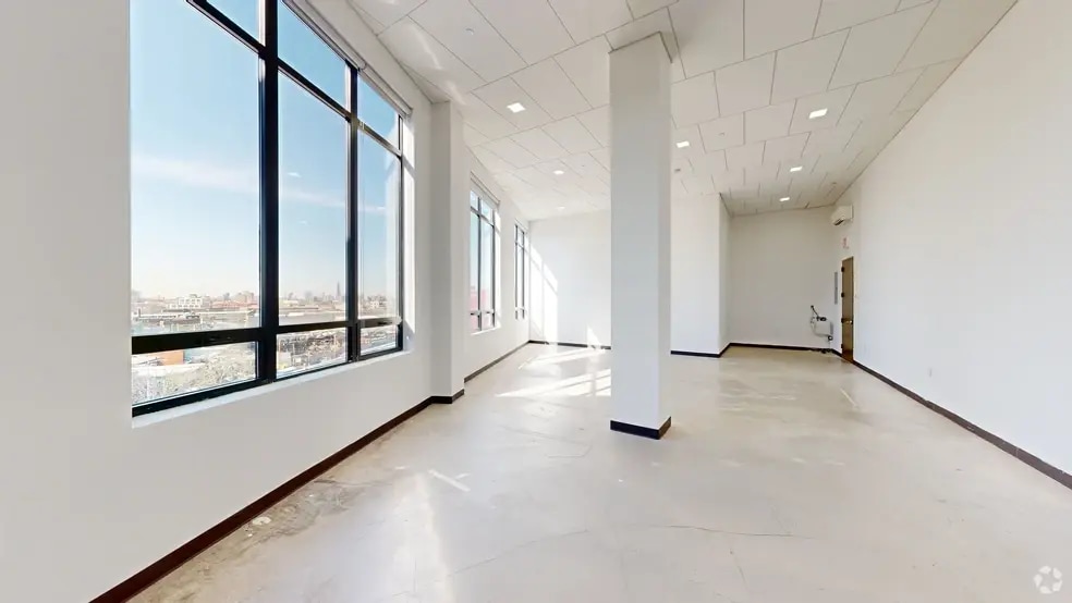 More Photos Of 50-05 Metropolitan Ave, Ridgewood Loft Creative Space For Lease