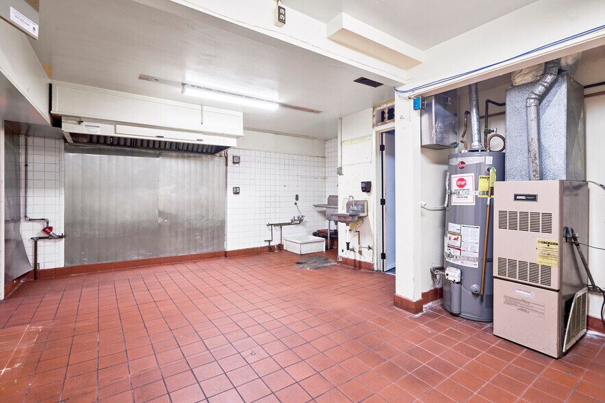 More Photos Of 709-711 S B St, San Mateo Storefront For Lease