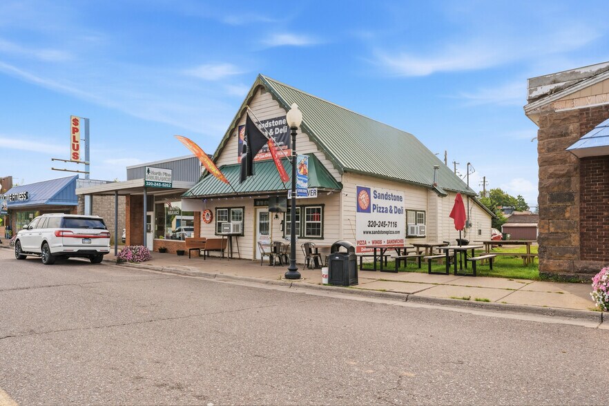 More Photos Of 410 Main St, Sandstone Restaurant For Sale