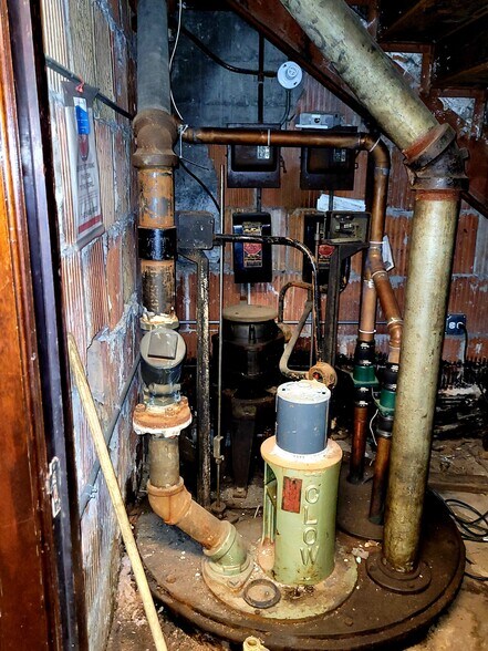 More Photos Of 1110 W 35th St, Chicago Office For Sale