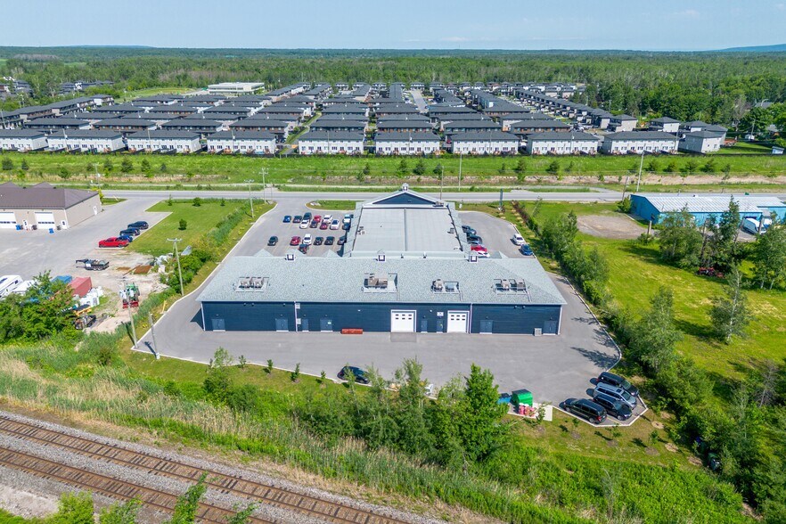 More Photos Of 872 Rte De La Cité-Des-Jeunes, St-Lazare Storefront For Lease