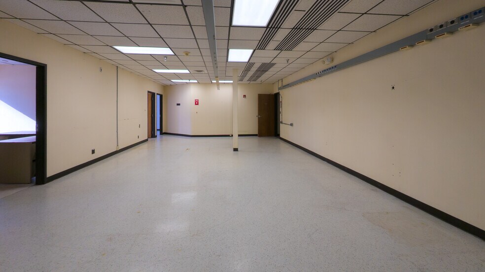 More Photos Of 2450 Marion Rd SE, Rochester Telecom Hotel Data Hosting For Lease