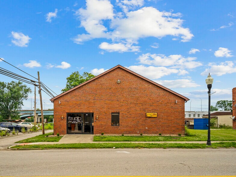 Primary Photo Of 215 Main St, Huntington Light Distribution For Sale