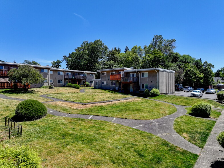 More Photos Of 13455 SE Oatfield Rd, Milwaukie Apartments For Sale