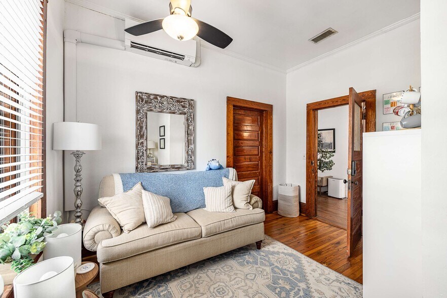 More Photos Of 35 S Peachtree St, Norcross Restaurant For Sale