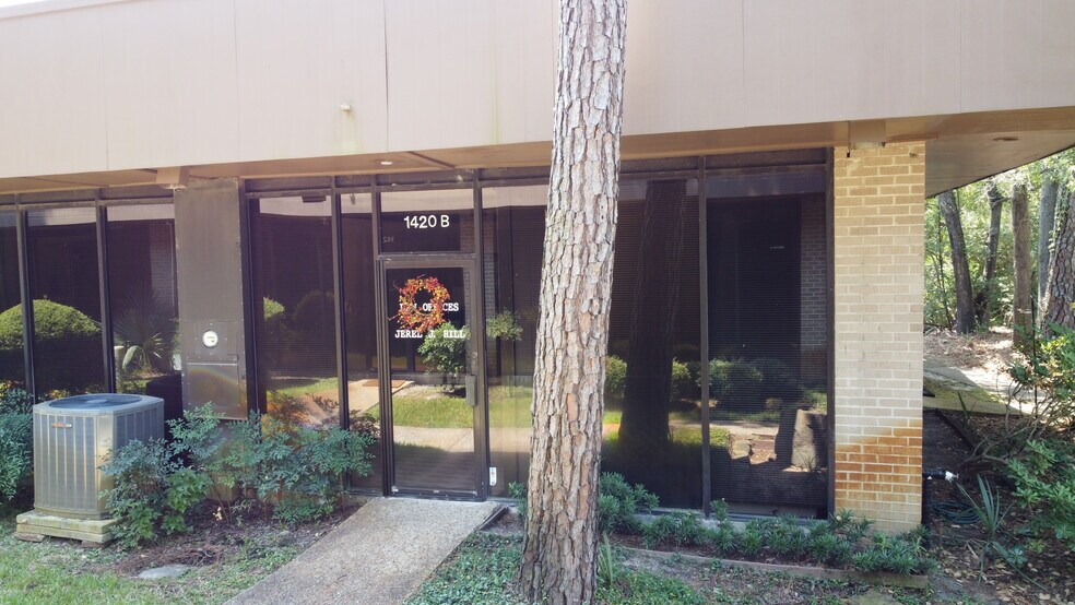 More Photos Of 1420 Stonehollow Dr, Humble Office For Sale