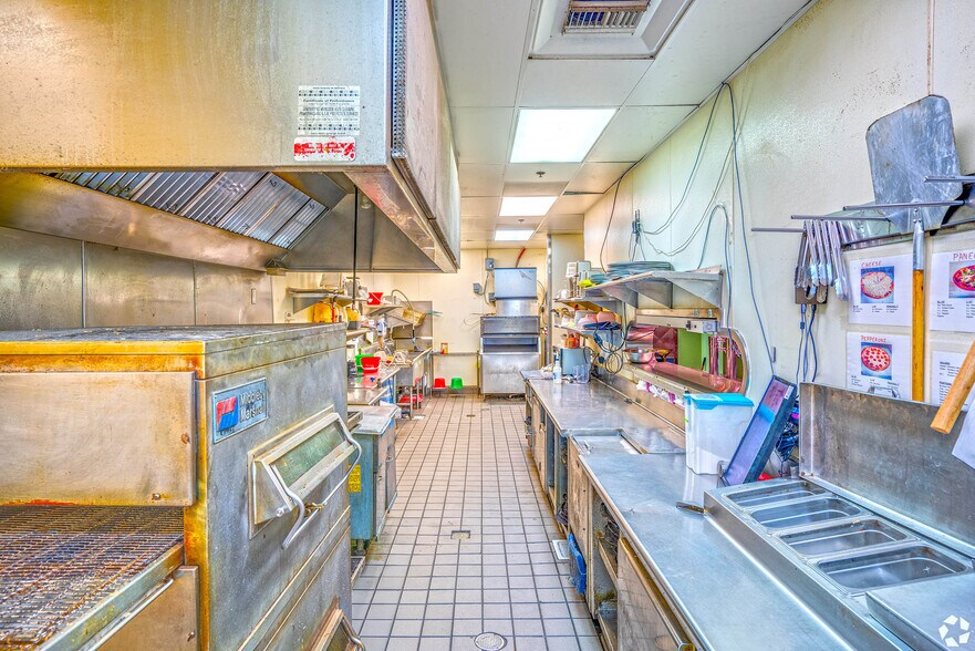 More Photos Of 6919 W Ray Rd, Chandler Freestanding For Lease