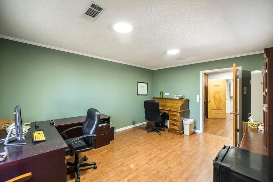 More Photos Of 1020 Keith Dr, Perry Healthcare For Lease