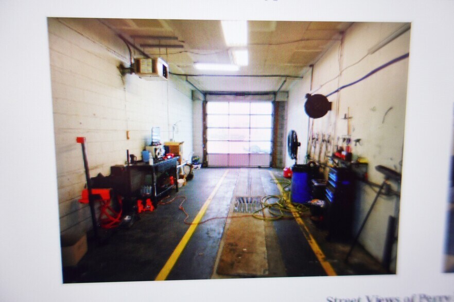 More Photos Of 10400 Perry Hwy, Wexford Auto Repair For Lease