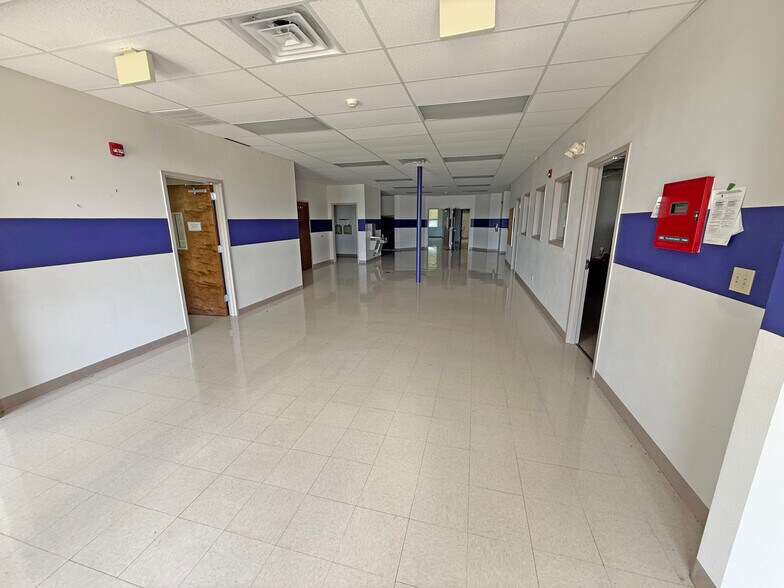 More Photos Of 810 Soldiers Way, Evansville Schools For Sale