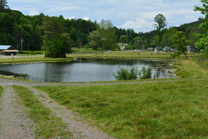 More Photos Of 6421 Highway 91 N, Laurel Bloomery Warehouse For Sale