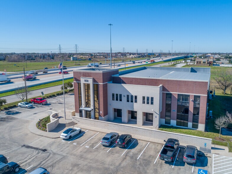 More Photos Of 8511 S Sam Houston Pky E, Houston Office For Lease