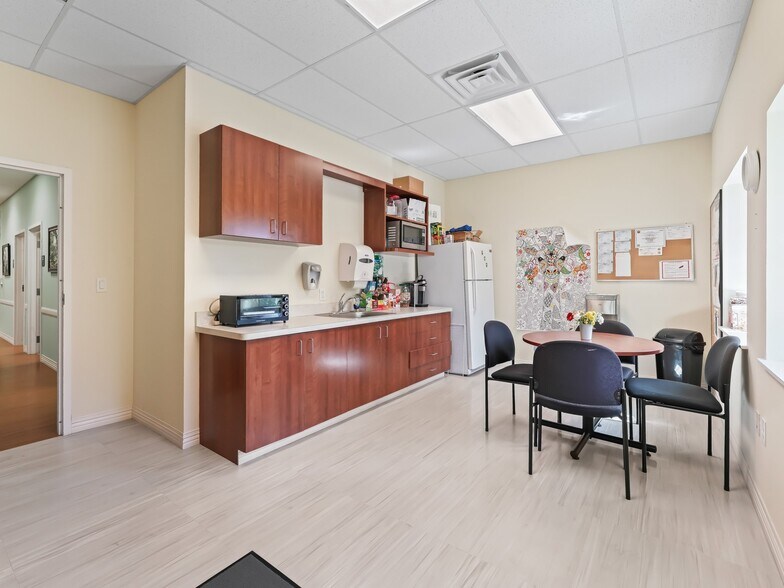 More Photos Of 4636 Bellwether Ln, Oxford Medical For Lease