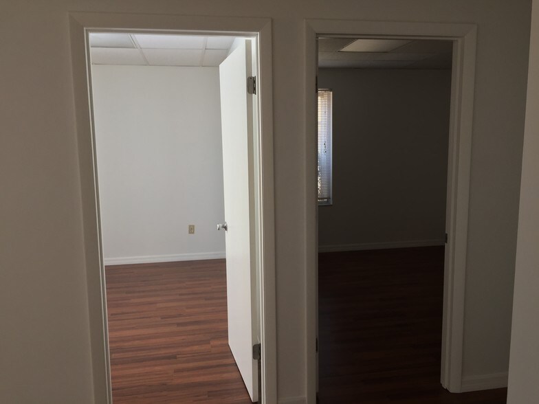 More Photos Of 6238 Presidential Ct, Fort Myers Medical For Sale