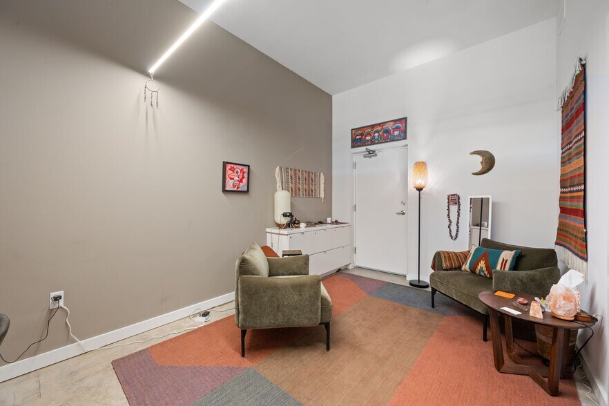 More Photos Of 2235 E 6th St, Austin Apartments For Sale