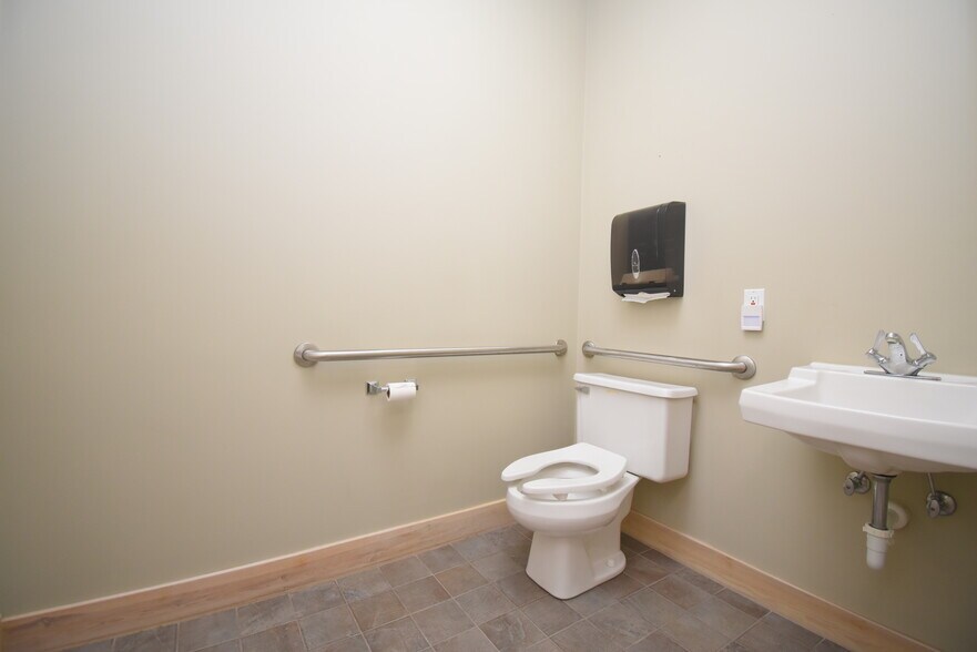 More Photos Of 312 N Water St, Owosso Loft Creative Space For Sale