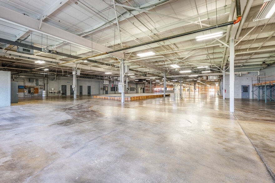 More Photos Of 5500 N Sharon Amity Rd, Charlotte Manufacturing For Lease