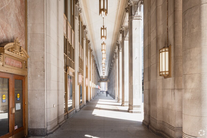 More Photos Of 20 N Wacker Dr, Chicago Office For Lease