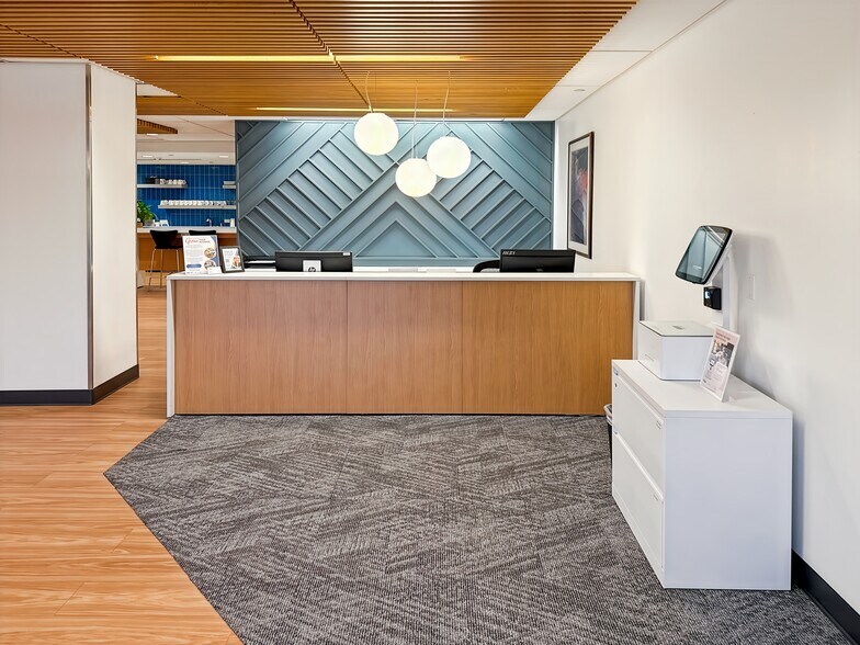 More Photos Of 11811 N Tatum Blvd, Phoenix Coworking Space