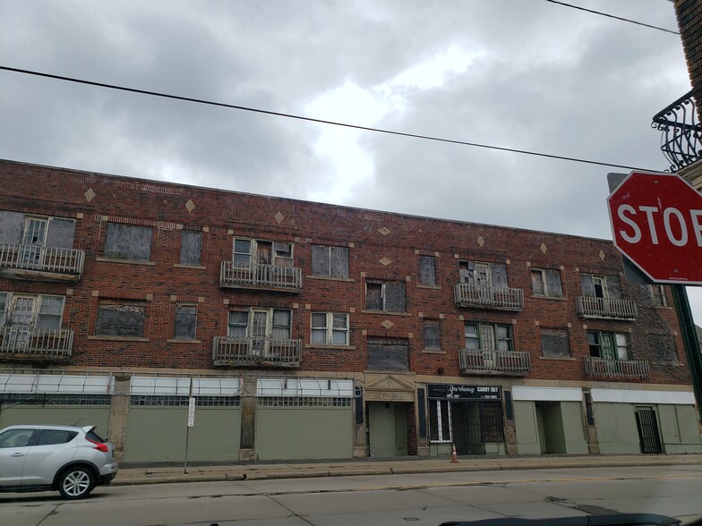 Primary Photo Of 917 E 123rd St, Cleveland General Retail For Sale