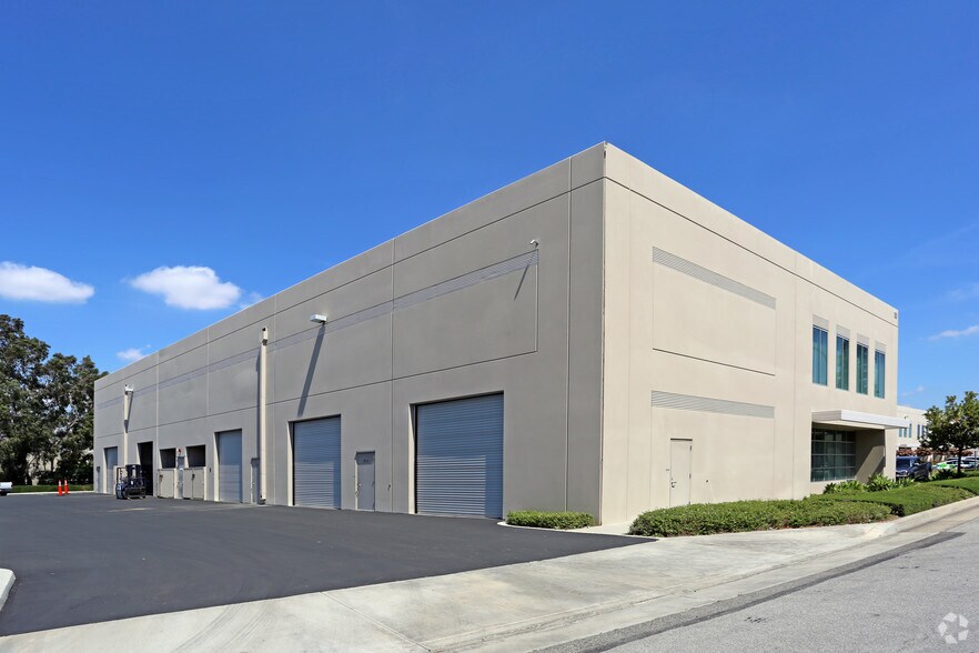 More Photos Of 325 N Puente St, Brea Light Manufacturing For Lease