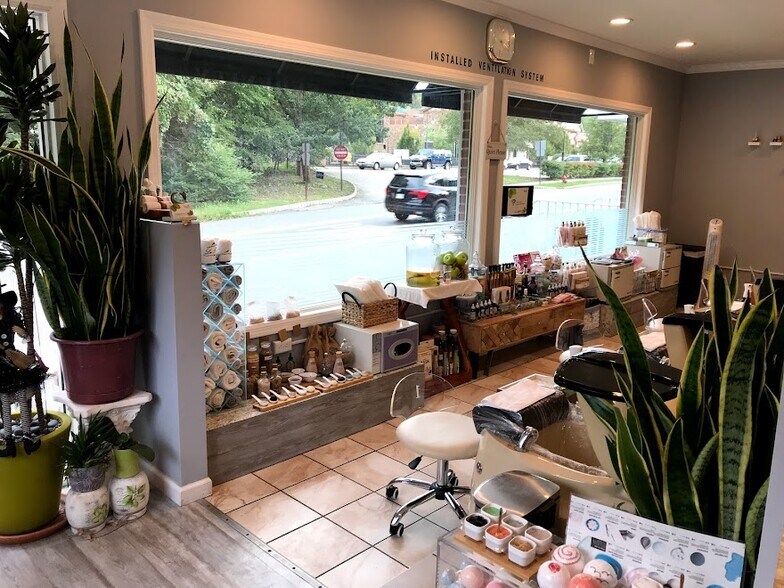 More Photos Of 652 Main Rd, Towaco Storefront Retail Office For Lease