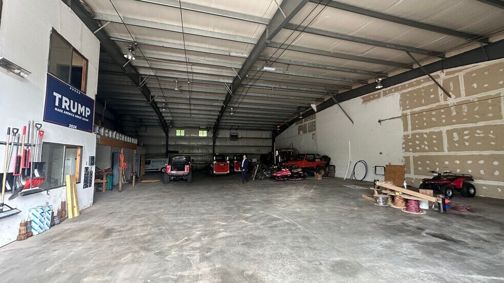 More Photos Of 304 Raymond Rd, Candia Warehouse For Sale