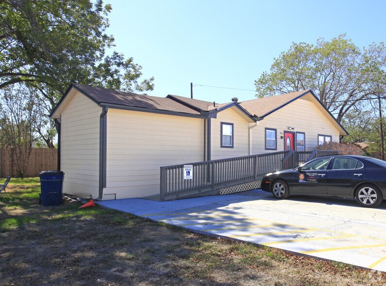 Primary Photo Of 216 S FM 1660, Hutto Daycare Center For Lease