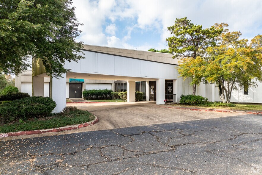 More Photos Of 4802 Texas Blvd, Texarkana Office For Sale