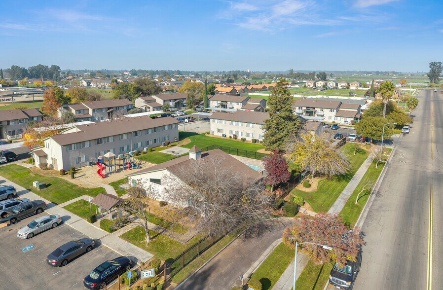 More Photos Of 1832 Merced St, Madera Apartments For Sale