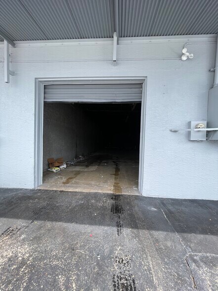 More Photos Of 204-206 NW 4th Ave, Hallandale Beach Industrial For Sale