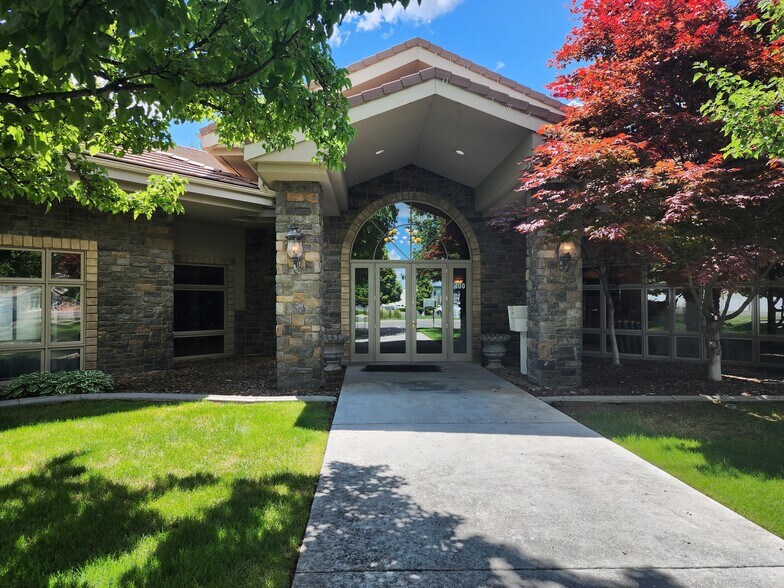 Primary Photo Of 400 N Quay St, Kennewick Office For Lease