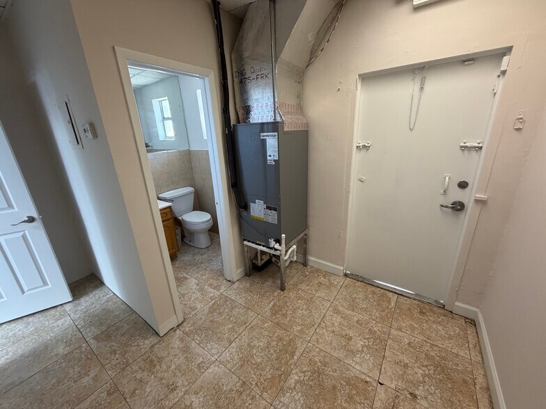 More Photos Of 601-625 SW 57th Ave, Miami Storefront Retail Office For Lease