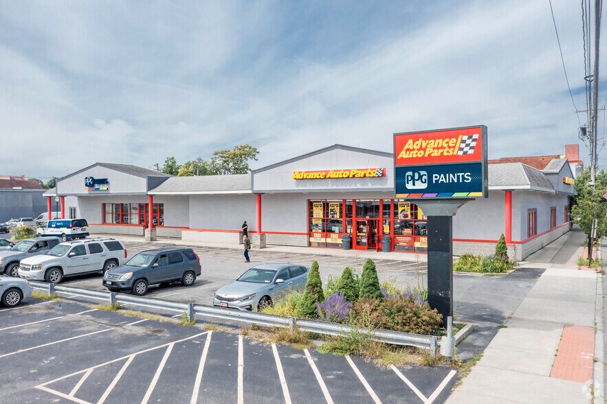 Primary Photo Of 800 Main St, Poughkeepsie Freestanding For Lease