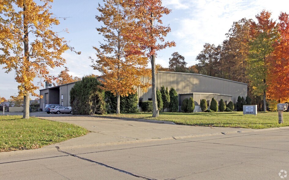 More Photos Of 3027 Nationwide Pky, Brunswick Warehouse For Lease