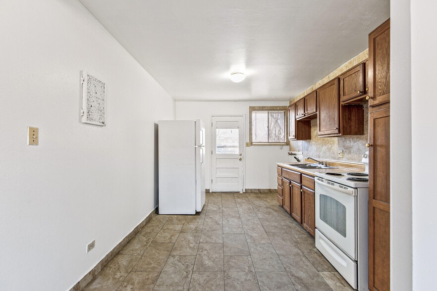 More Photos Of 5325 & 5335 W 4th Ave, Lakewood Apartments For Sale
