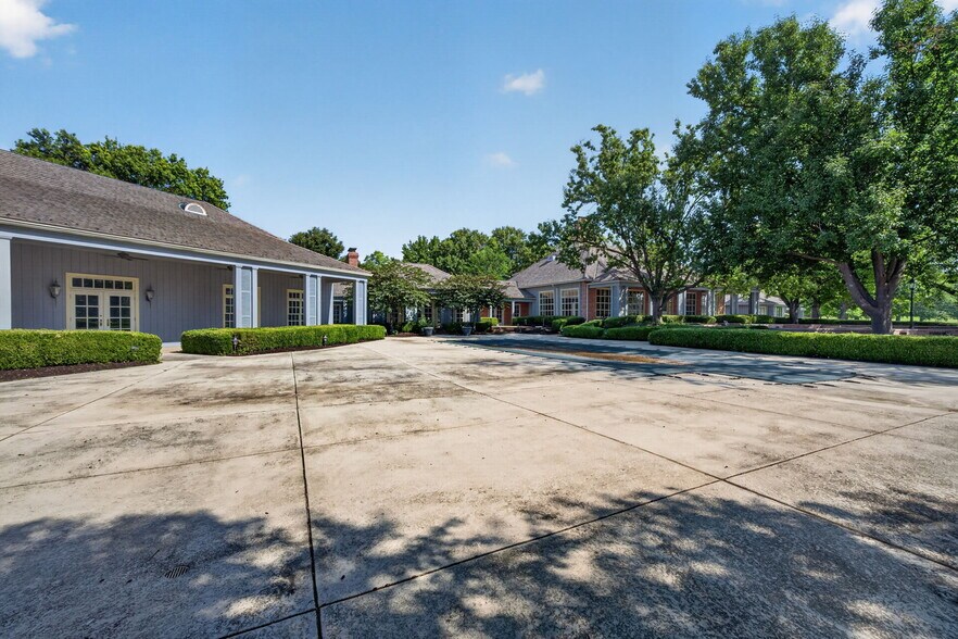 More Photos Of 1461 Highway EE, Winfield Specialty For Sale
