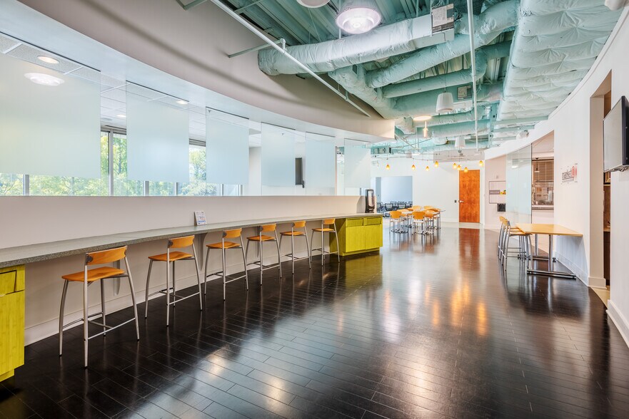 More Photos Of 3735 Glen Lake Dr, Charlotte Unknown For Lease