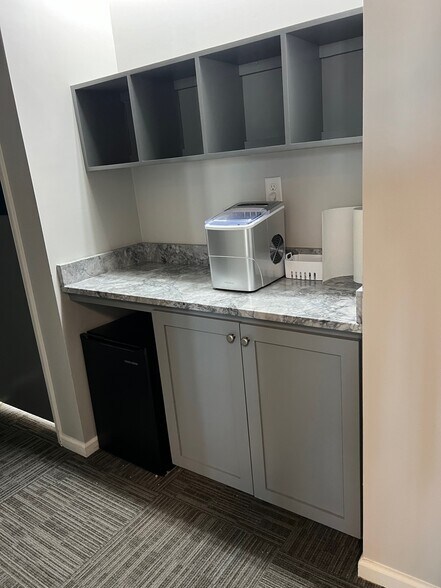 More Photos Of 607 Atlantic Beach Cswy, Atlantic Beach Office Residential For Lease