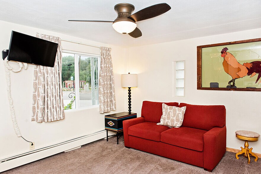 More Photos Of 56 El Paso Blvd, Manitou Springs Hotel For Sale