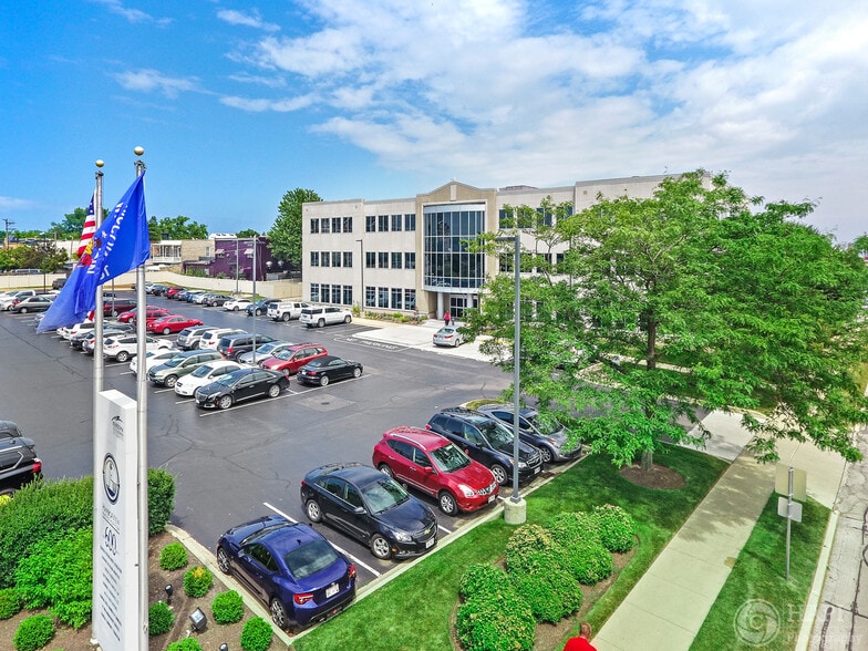 More Photos Of 600 52nd St, Kenosha Office For Lease