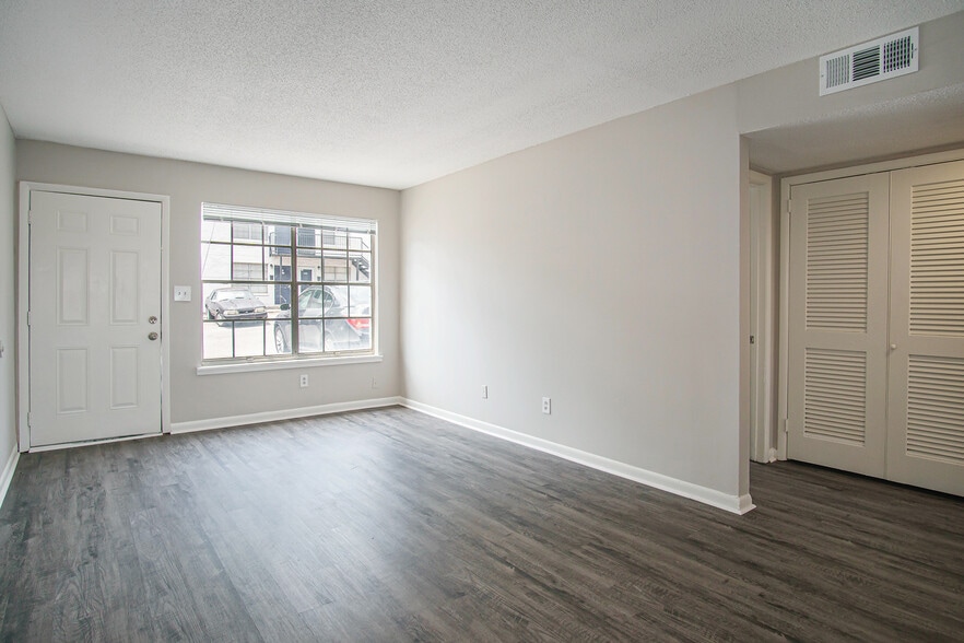 More Photos Of 1428 Fl Shuttlesworth Dr, Birmingham Apartments For Sale