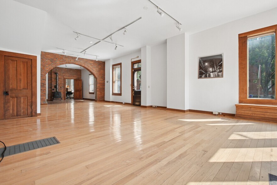 More Photos Of 54 E Whittier St, Columbus Medical For Lease
