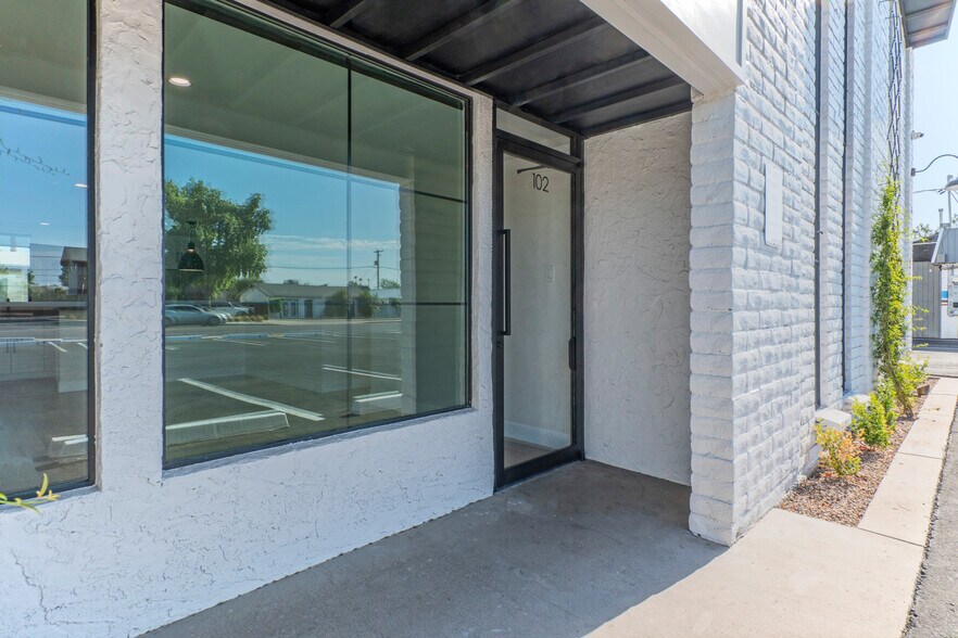 More Photos Of 3530 E Indian School Rd, Phoenix Office For Lease