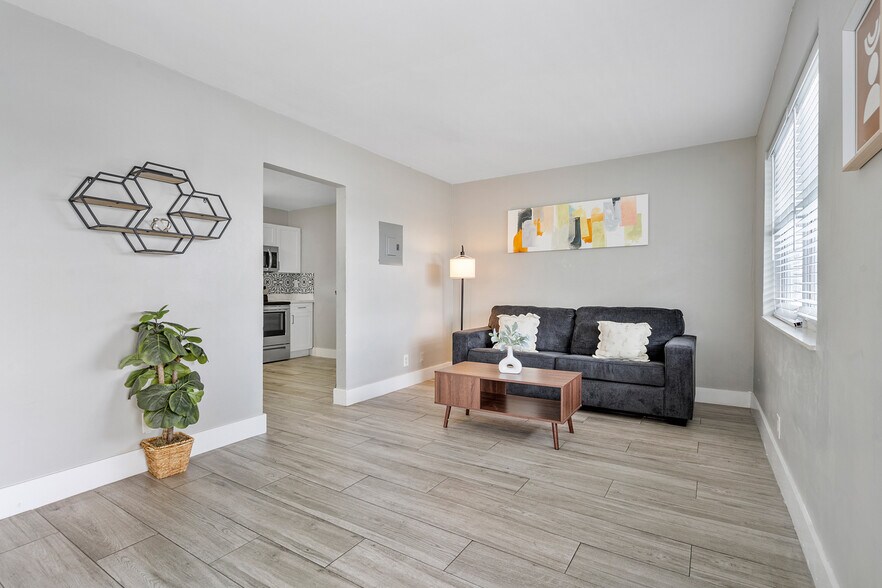 More Photos Of 50 SE 12th St, Fort Lauderdale Apartments For Sale