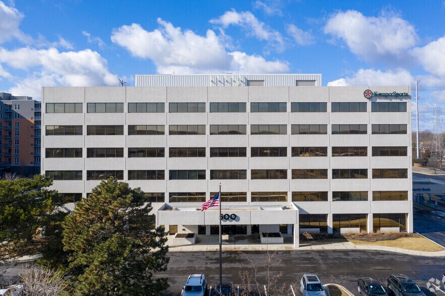 More Photos Of 707 Skokie Blvd, Northbrook Unknown For Lease